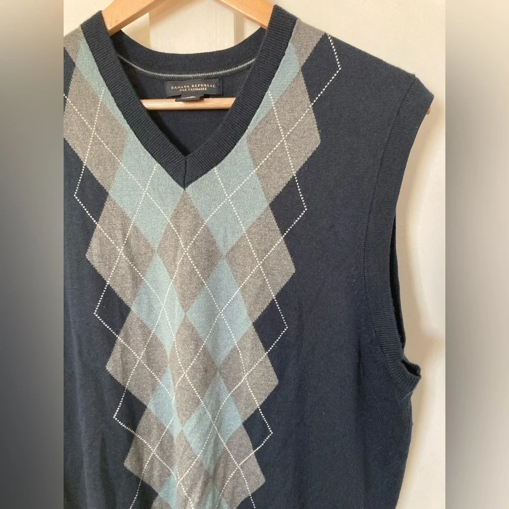 BANANA Republic silk cashmere sweater vest Medium